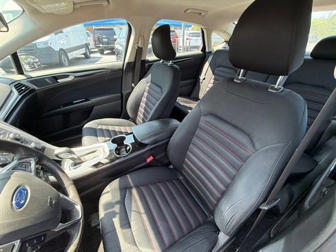 Used 2016 Ford Fusion SE w/ Equipment Group 201A FWD image 6