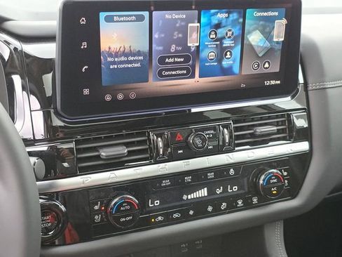 New 2026 Nissan Pathfinder Platinum image 9