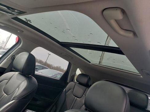 Certified 2023 Kia Sorento EX w/ Panoramic Sunroof Package AWD/4WD image 21
