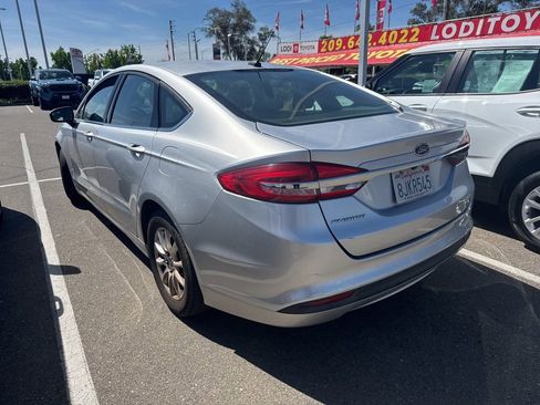 Used 2018 Ford Fusion S image 3