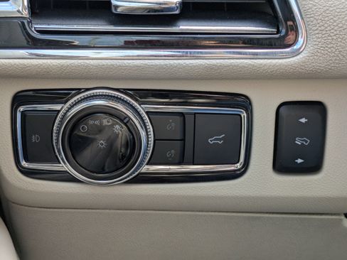 Used 2020 Lincoln Navigator L Reserve w/ Luxury Package image 25