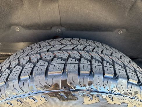 Used 2026 GMC Sierra 1500 SLT image 36