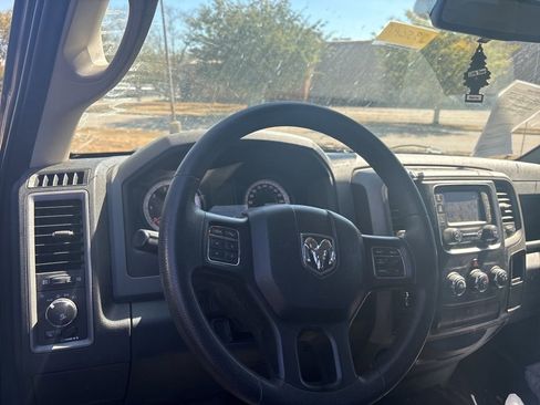 Used 2015 RAM 1500 Express image 10