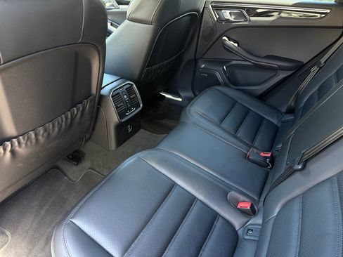 Used 2026 Porsche Macan AWD/4WD image 29