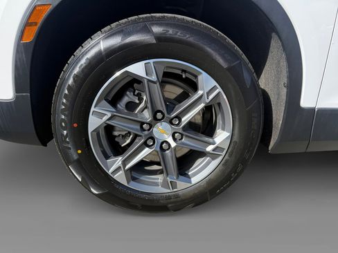 Used 2023 Chevrolet Blazer LT image 9