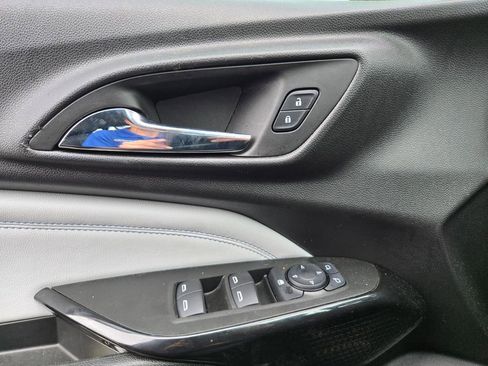 Used 2025 Chevrolet Trax LT w/ Driver Confidence Package FWD image 8