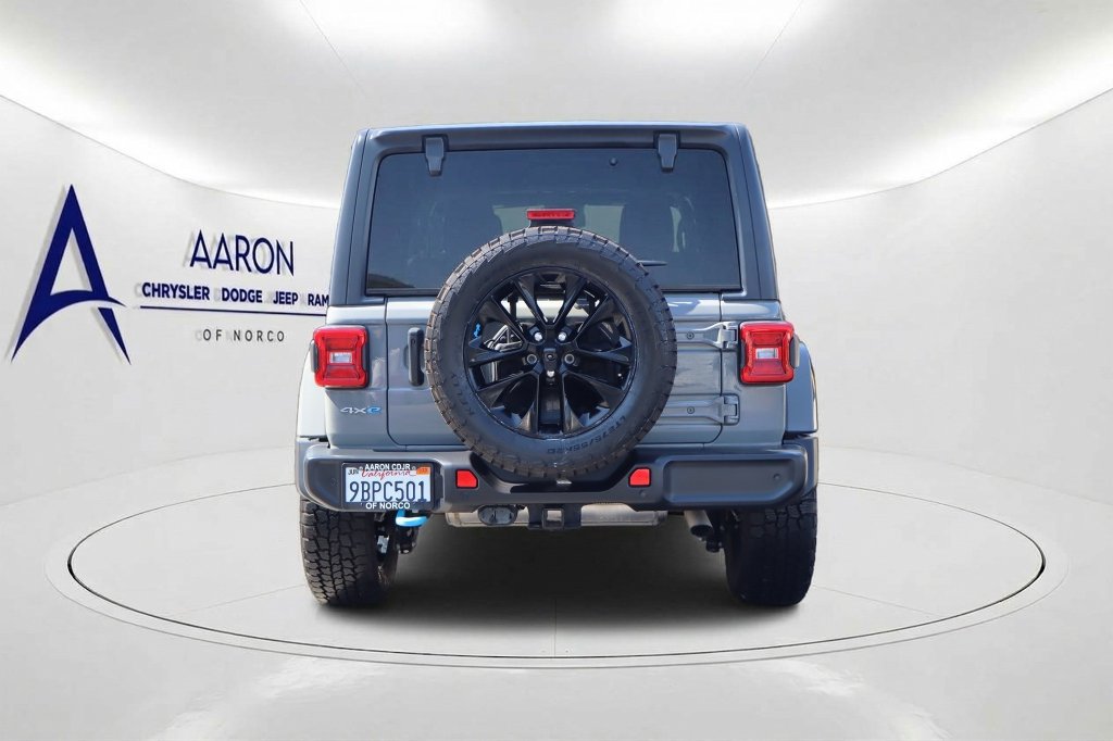 Used 2022 Jeep Wrangler Unlimited Sahara w/ Cold Weather Group AWD/4WD image 5