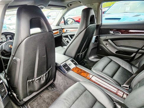 Used 2014 Porsche Panamera 4S image 11