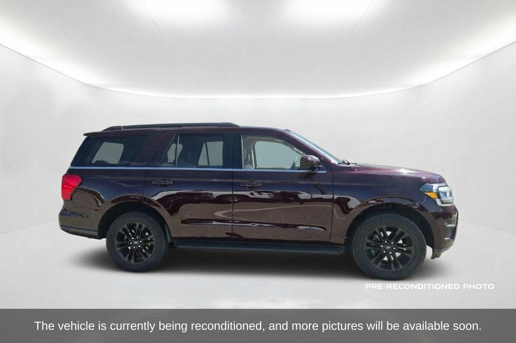 Used 2024 Ford Expedition XLT RWD image 4