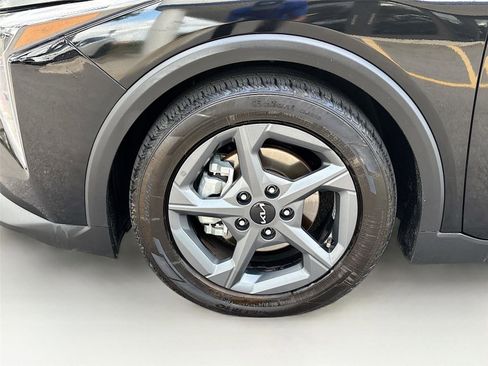 Used 2025 Kia K4 LXS image 30