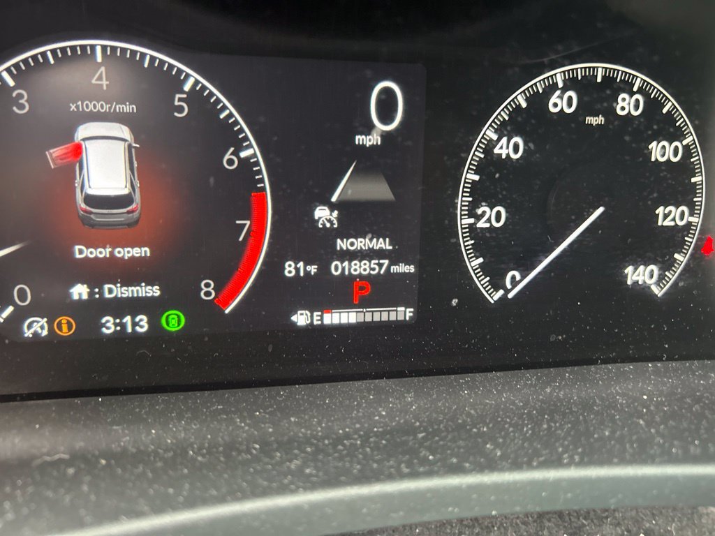 Used 2025 Honda Pilot TrailSport image 6