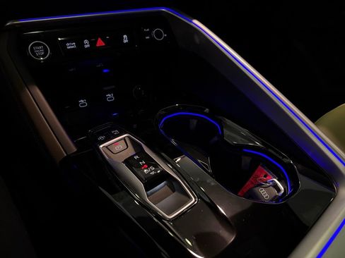 Certified 2025 Audi Q5 2.0T Premium w/ Convenience Package image 18