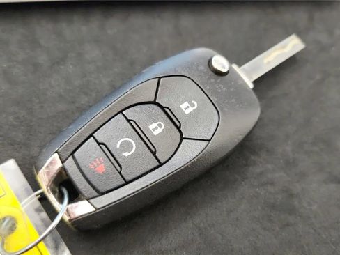 Used 2024 Chevrolet Trax RS w/ Driver Confidence Package image 21