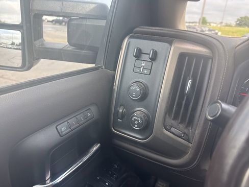 Used 2018 GMC Sierra 2500 Denali w/ Duramax Plus Package AWD/4WD image 24