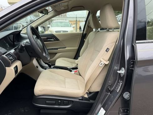 Used 2017 Honda Accord Hybrid Sedan image 13