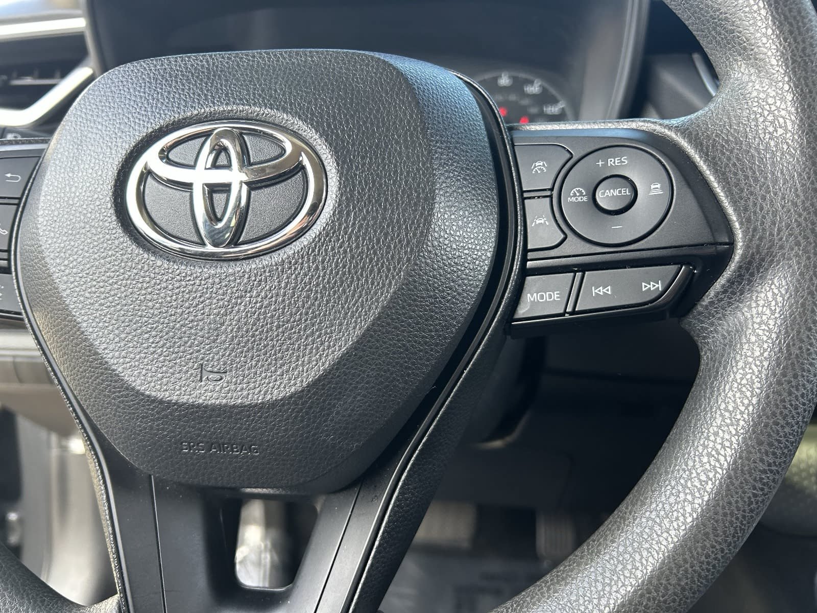 Used 2024 Toyota Corolla LE w/ LE Convenience Package FWD image 28