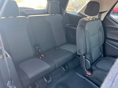 Used 2019 Chevrolet Traverse LT FWD image 12