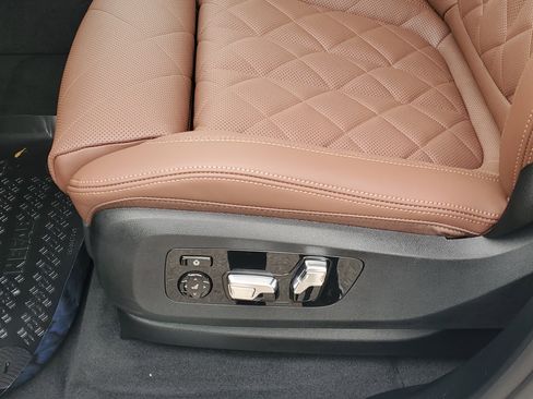 New 2026 BMW X5 xDrive40i w/ M Sport Package AWD/4WD image 9