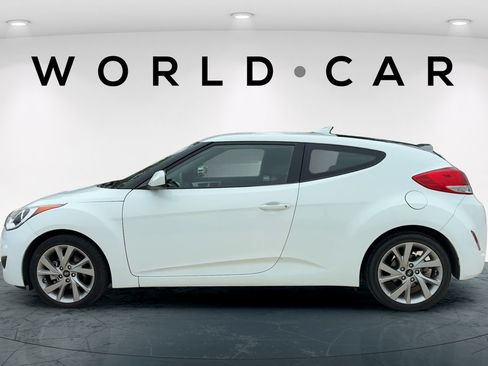 Used 2016 Hyundai Veloster FWD image 15