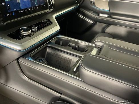 New 2025 Ford Expedition Max Platinum w/ Driver's Package image 21