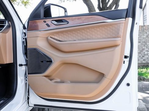 Used 2022 Jeep Grand Cherokee L Summit image 58