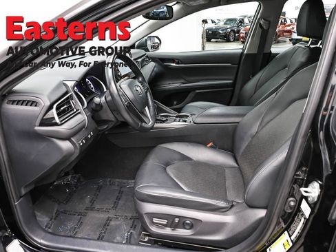 Used 2022 Toyota Camry XLE FWD image 14