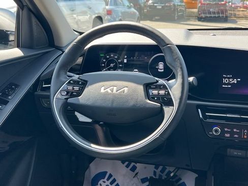 Certified 2024 Kia Niro Wind w/ Wind Preserve Package FWD image 14