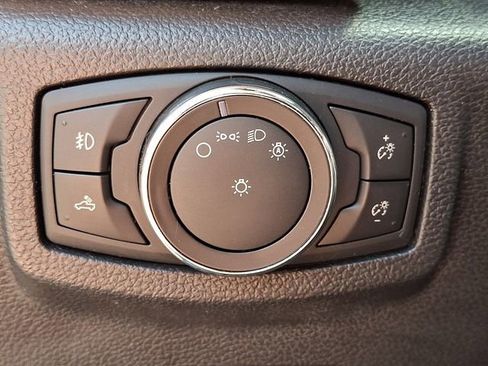 Used 2018 Ford F150 Lariat w/ Equipment Group 502A Luxury image 26