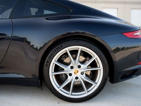 Used 2017 Porsche 911 Carrera RWD image 19