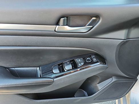 Used 2023 Nissan Altima 2.5 SV image 13