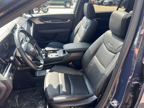 Certified 2025 Cadillac XT6 Premium Luxury AWD/4WD image 30