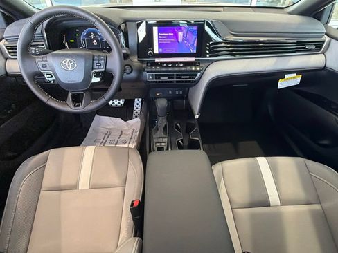 Certified 2026 Toyota Camry SE FWD image 33