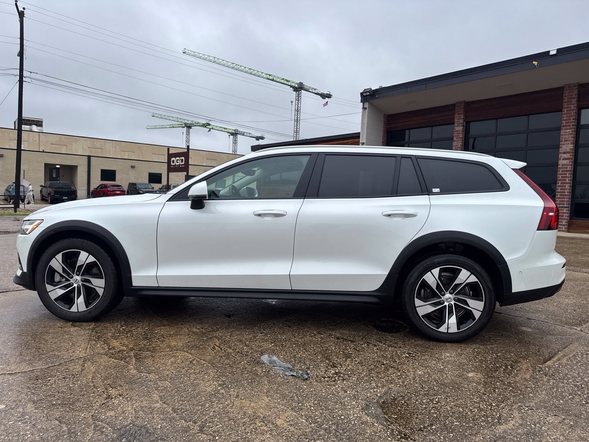 Used 2025 Volvo V60 B5 Cross Country Plus AWD/4WD image 8