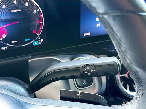 Used 2024 Mercedes-Benz GLB 250 image 17