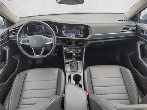 Used 2024 Volkswagen Jetta SE FWD image 18