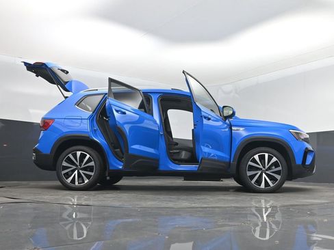 Used 2022 Volkswagen Taos SE image 7