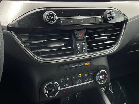Used 2020 Ford Escape SE FWD image 20