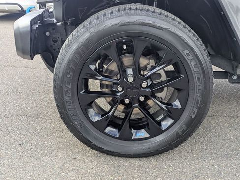 Used 2022 Jeep Wrangler Unlimited Sahara AWD/4WD image 10