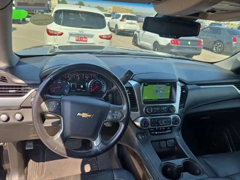 Used 2019 Chevrolet Suburban LT AWD/4WD image 4