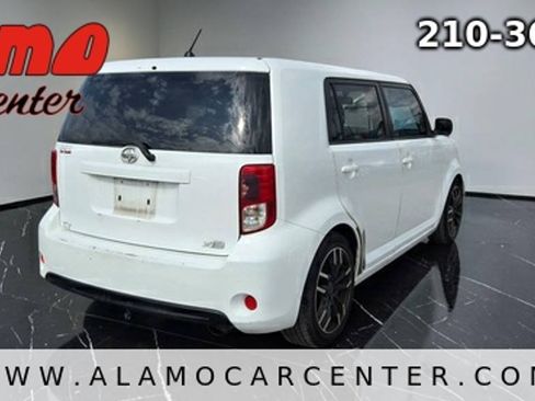 Used 2014 Scion xB FWD image 5