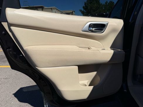 Used 2013 Nissan Pathfinder S AWD/4WD image 16