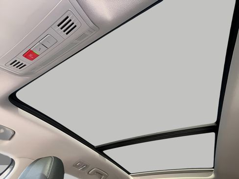 New 2025 Volkswagen Taos SE image 22