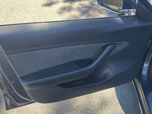 Used 2019 Tesla Model 3 Standard Range Plus image 16