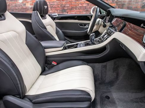 Used 2023 Bentley Continental GT Mulliner AWD/4WD image 31