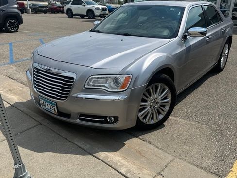 Used 2013 Chrysler 300 C AWD/4WD image 7