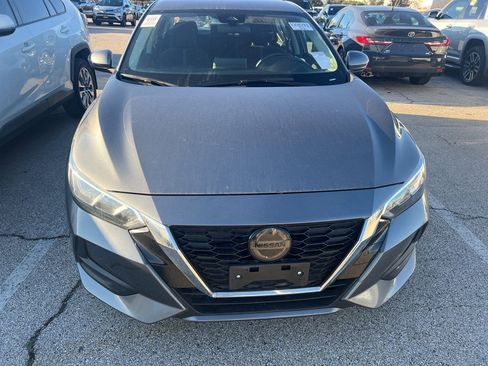 Used 2022 Nissan Sentra SV image 2