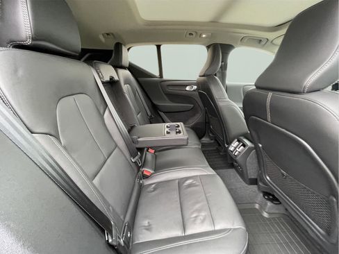 Used 2024 Volvo XC40 B5 Plus AWD/4WD image 19