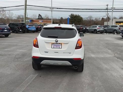 Certified 2022 Buick Encore Preferred w/ Safety Package image 7