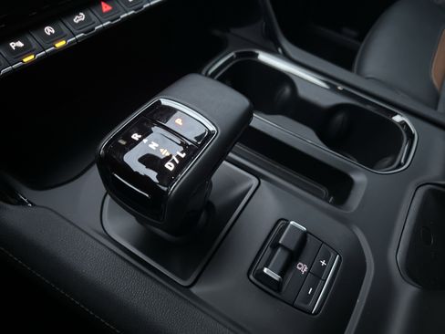 Used 2024 GMC Sierra 1500 AT4 image 16