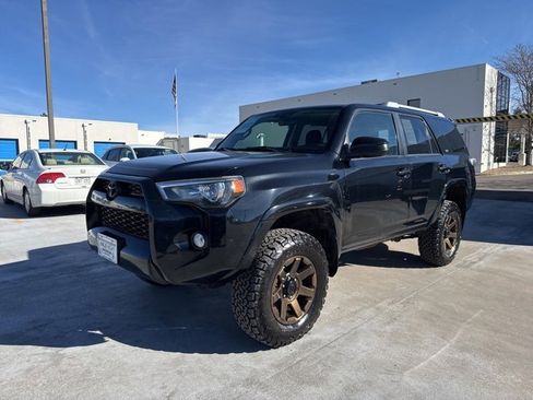 Used 2017 Toyota 4Runner SR5 image 2